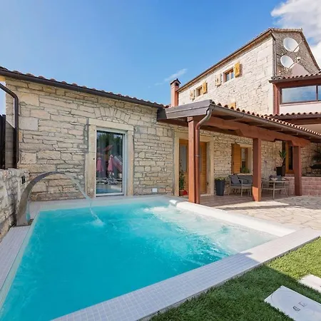 Casa Antoli Nyaraló Bašići