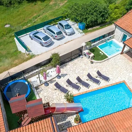 Casa Antoli Bašići